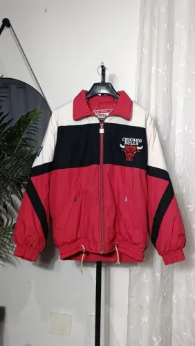 Jaqueta vintage Chigaco Bulls Nutmec by Campri 90's