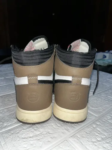 Nike Air Jordan 1 Retro High OG - Travis Scott