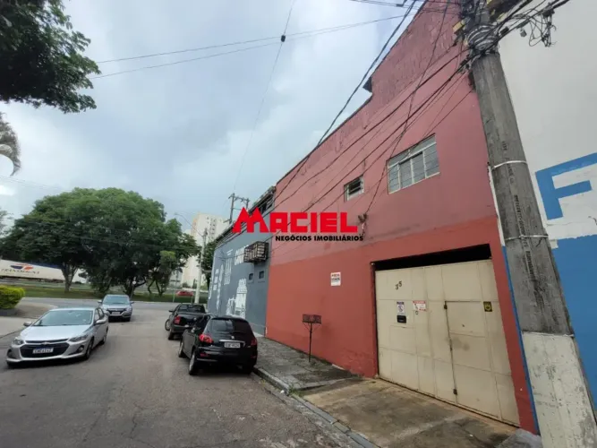 Terreno com casa em área comercial. Ideal para galpão - Próximo do CTA