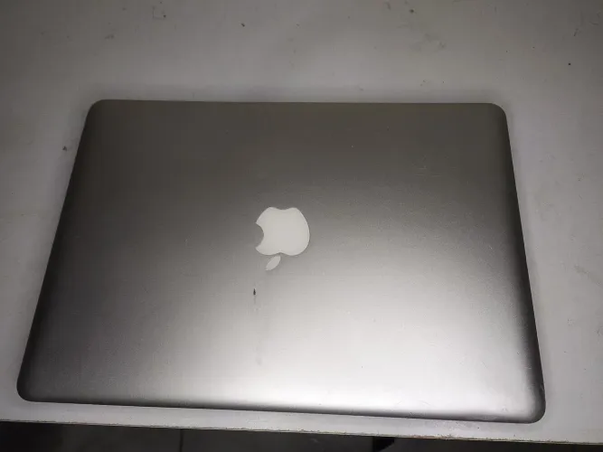 MacBook Pro I5 com 4GB Ram e 240GB SSD