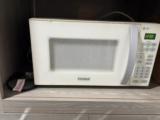 Microondas cônsul 21 litros 127v bem conservado