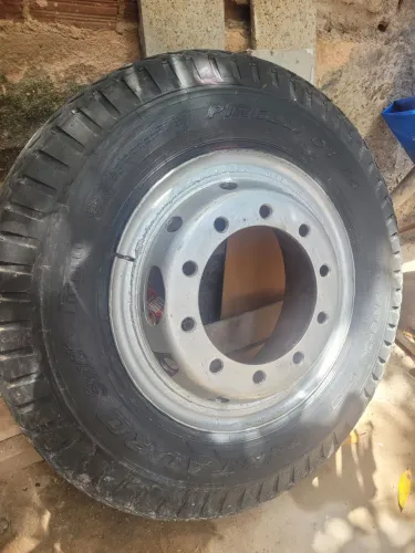 Pneu aro 20 com roda