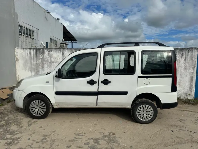 Fiat Doblo Attractive 1.4 Fire Flex 8V 5P 2012