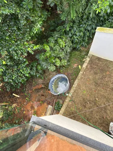 Caixa d água e canos 