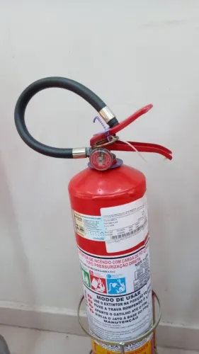 PARA RECARGA DE EXTINTORES DE INCÊNDIO COM EXPERIÊNCIA