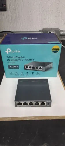 Switch TP-Link Gigabit de 5 Portas com 4 Portas POE TL-SG1005P