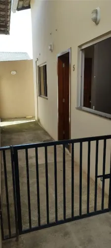 Aluga-se AP com 1/4, sala/copa, WC, área serviço, sem vaga para carro. Não aceito animais.