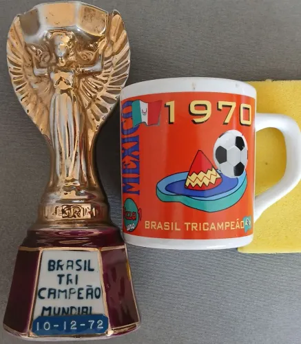 Taça Jules Rimet de Louça + Caneca de Louça Comemorativa Copa 1970 México Vintage Futebol