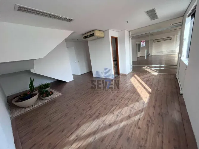Sala Comercial à Venda no Centro Empresarial das Américas | 417m², 7 Salas e 7 Vagas de Ga