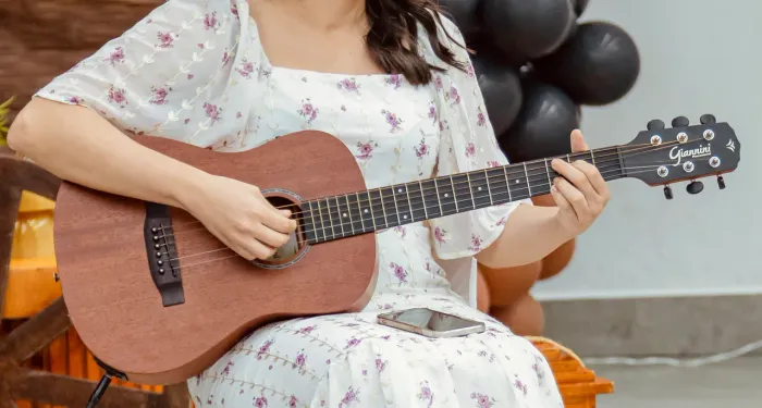 VIOLÃO ELETROACÚSTICO GIANNINI BABY