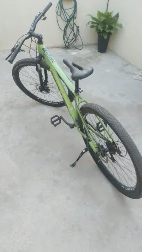 Bicicleta aro 29 de alumínio