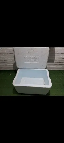 Caixa de isopor de 100 litros seminova