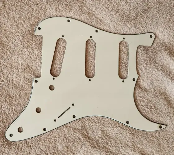 Escudo guitarra Stratocaster padrão Fender