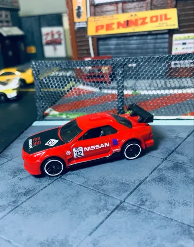 Hot Wheels Nissan Skyline GT-R (R32) da série temática Gran Turismo.  