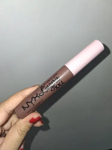Batom NYX Lingerie cor Goin' Desnuda