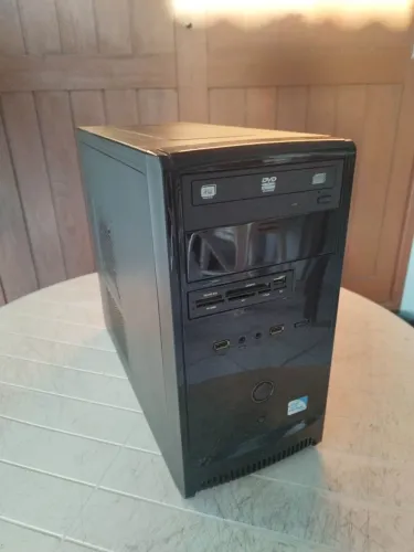 Computador simples Xeon E3-1265L 8GB de RAM 120GB SSD
