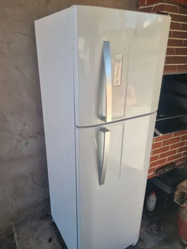 Vende se geladeira 1000