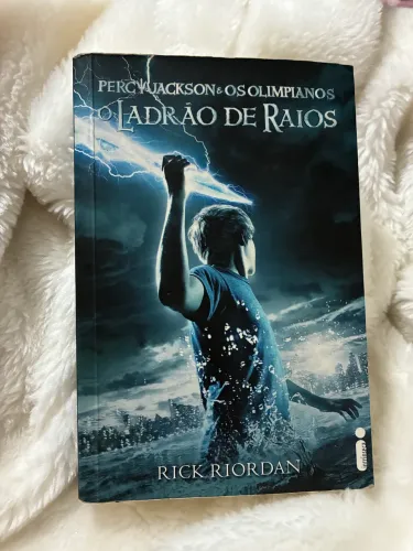 O Ladrão de Raios - Percy Jackson