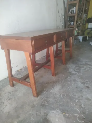 Vendo aparador antigo de madeira maciça