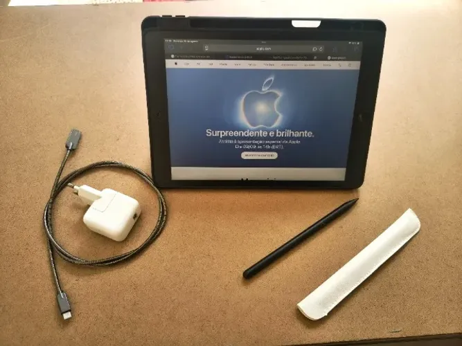 iPad 7ª impecável + caneta e acessórios