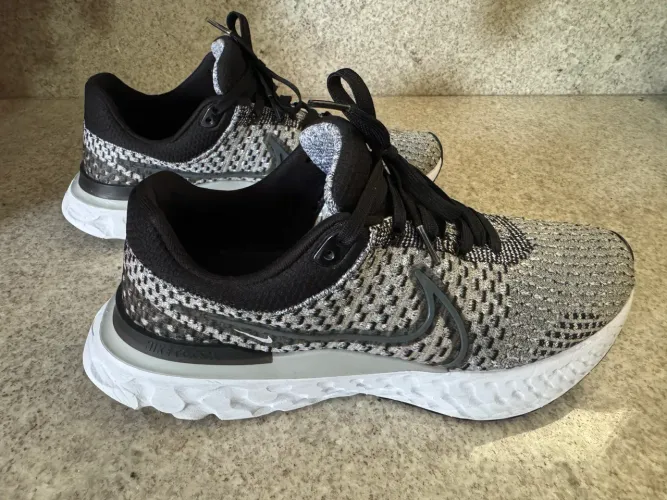 Tênis Nike React 2 Flyknit