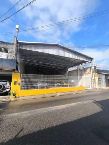 Imóvel para aluguel tem 600 metros quadrados em Bonsucesso - Fortaleza - CE