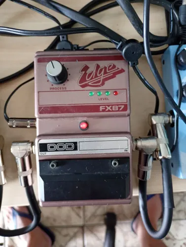 Pedal FX87 DOD Edge raro anos 80 funcionando 
