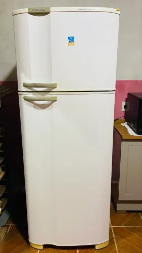 Vende-se geladeira 