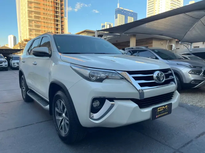 Toyota Hilux SW4 SRX 4X4 2.8 TDI 16V Dies. Aut. 2020