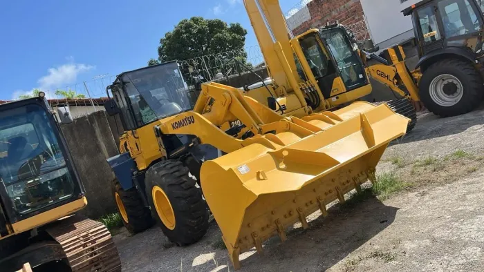 Pá Carregadeira WA 200 Komatsu