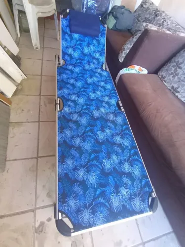 São 2 camas dobráveis... ótimas pra praia