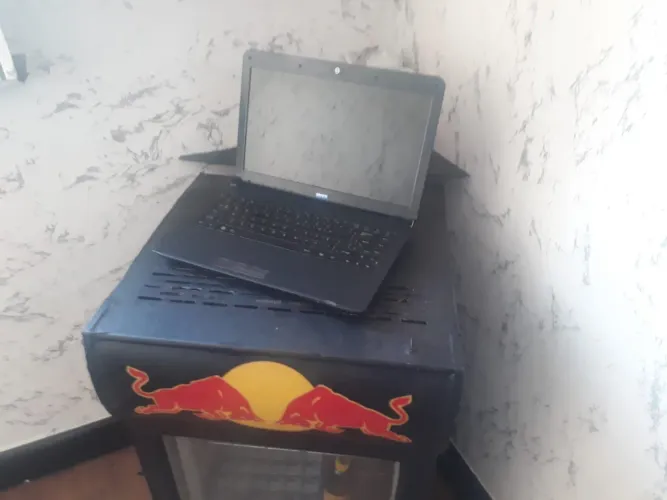 Notebook dual core 2 gigas funcionando 