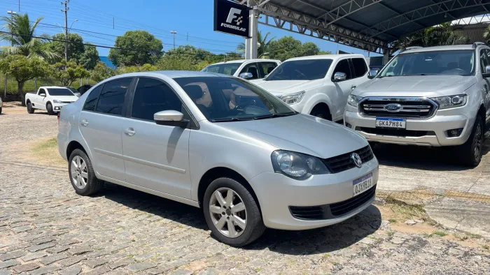 Volkswagen Polo Sed. Comfort. 1.6 MI Tot. Flex 8V 2013