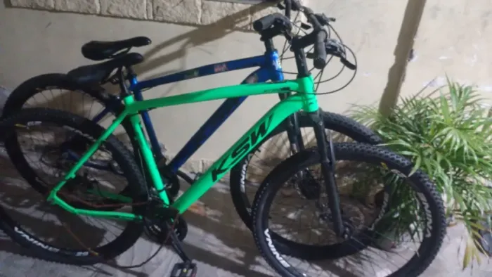 Vendo 2 bicicletas aro 29, uma tamanho 21 outra tamanho 19