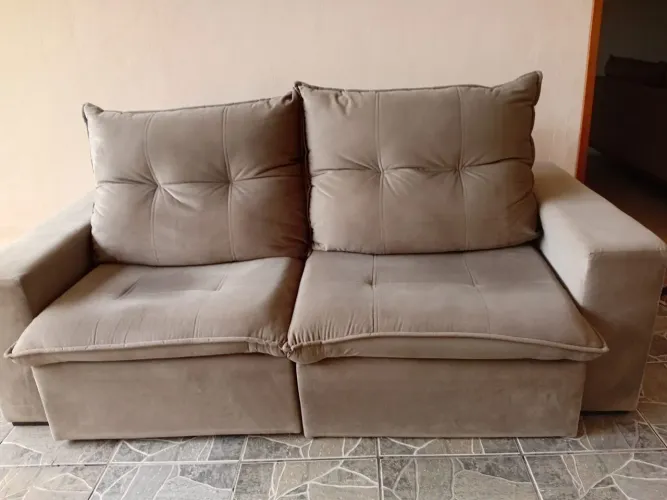  Vendo Sofa retratil molas ensacadas cor cinza, semenovo  .fabriciano mg.