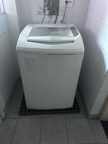Máquina lava e centrifuga Brastemp 10 kg usada