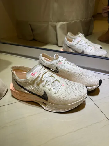 Tênis Nike ZoomX Vaporfly Next% 3 White/Salmon 35