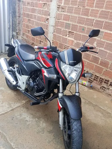 Vendo uma CB 300