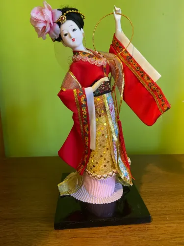 Boneca tradicional japonesa.