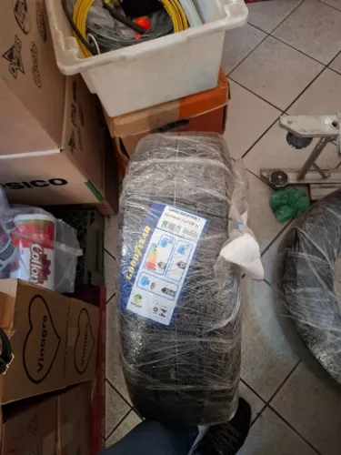 pneus van 225/70/15 novos nunca usado
