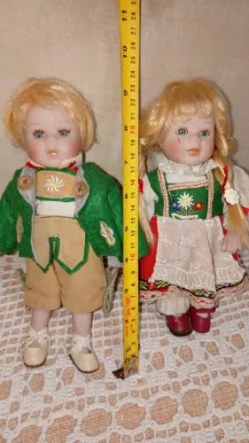 Casal de bonecos de porcelana irlandesa med 23cm lindos perfeito estado para colecionador