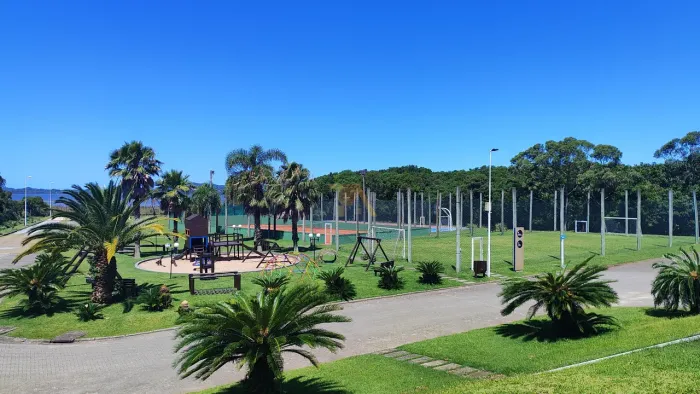 Terreno em condomínio à venda em Imbituba-SC, Araçatuba: 809,76m² de área. Aproveite essa 