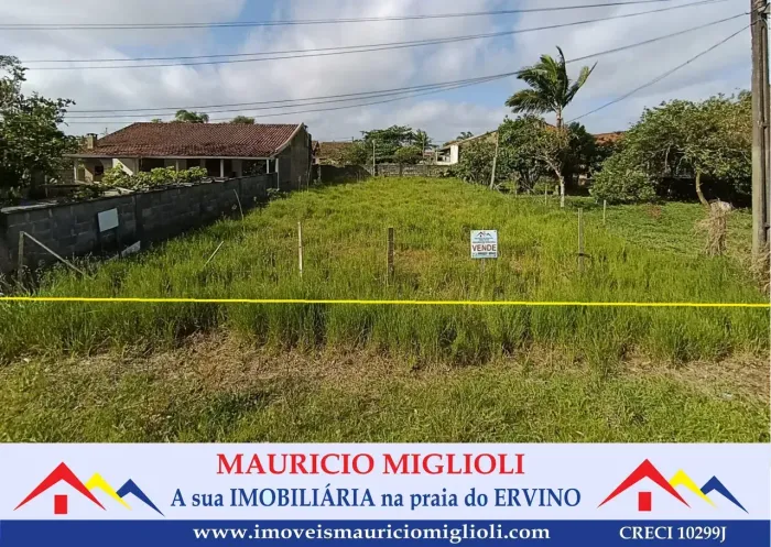 Lote limpo na Praia do Ervino