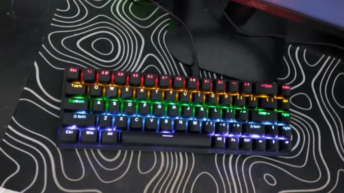 Teclado mecânico 65% switch vermelho
