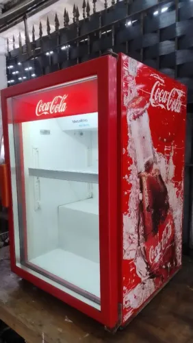 Mini expositora coca cola 115 litros 110vt com led impecável funcionando perfeitamente