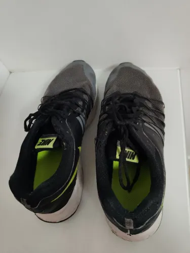 4 Bermudas Moletom P e 1 Tênis Nike 41