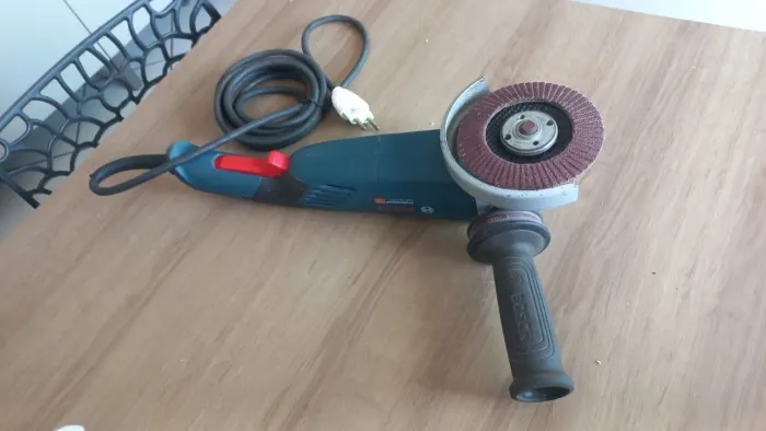 Esmerilhadeira Lixadeira da Bosch 220v GWS 18-125