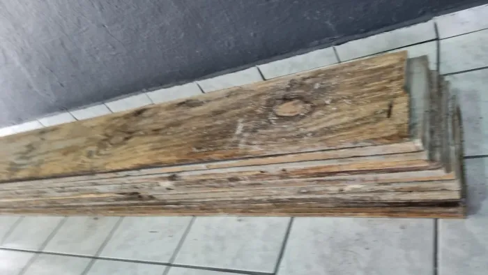 10 Tábuas 3 metros e 14 Pontaletes qudrado 6x6 3 Metros