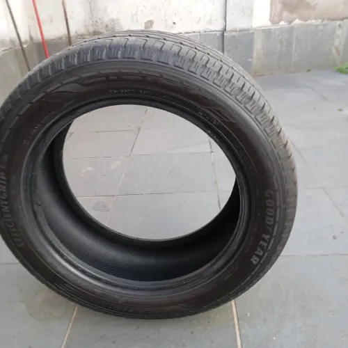 Pneu Goodyear aro 17