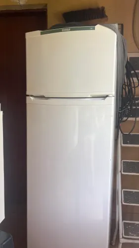 Geladeira Cônsul 220 volts branca